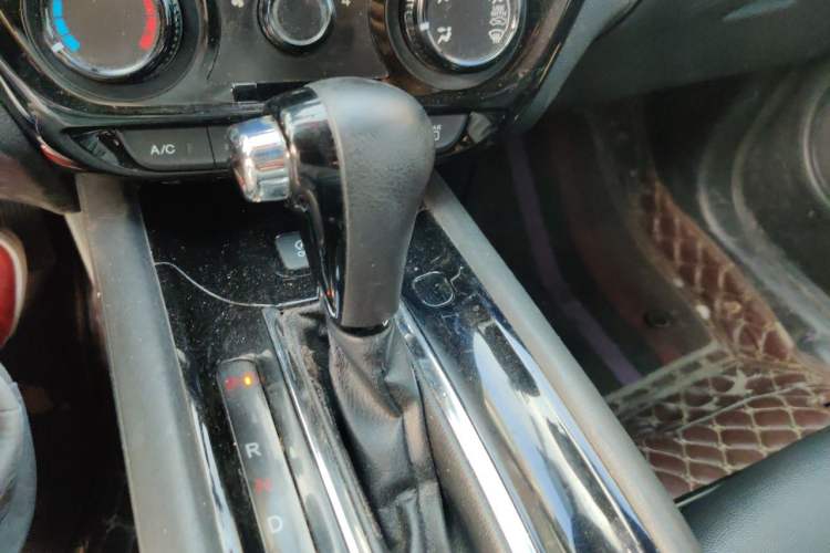 Used Honda Vezel 2017 1.8L CVT Front-Wheel Drive Pioneer Edition Gear Lever