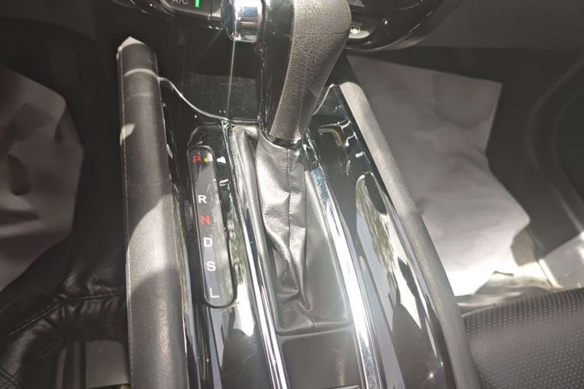 Used Honda Vezel 2017 1.5L CVT 2WD Comfort Model Gear Lever