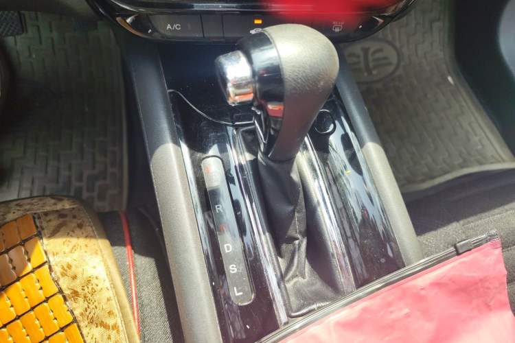 Used Honda Vezel 2017 1.5L CVT 2WD Comfort Model Gear Lever