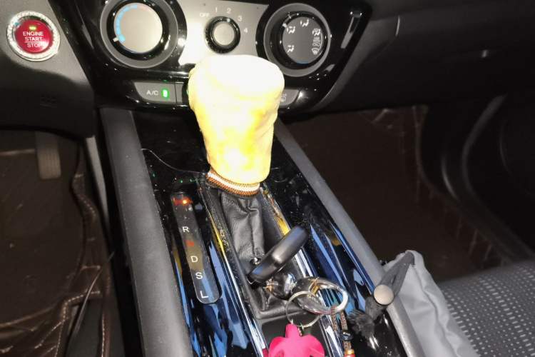 Used Honda Vezel 2017 1.8L CVT Front-Wheel Drive Pioneer Edition Gear Lever