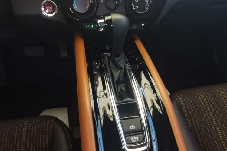 Used Honda Vezel 2017 1.8L CVT Front-Wheel Drive Pioneer Edition Gear Lever