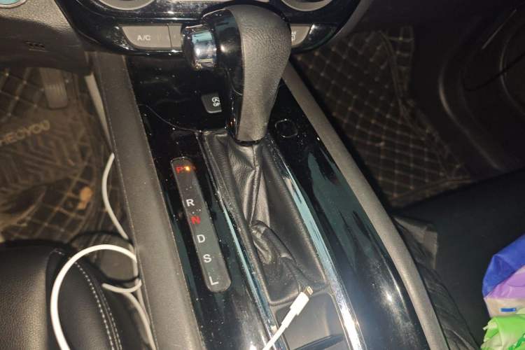 Used Honda Vezel 2017 1.8L CVT Front-Wheel Drive Pioneer Edition Gear Lever