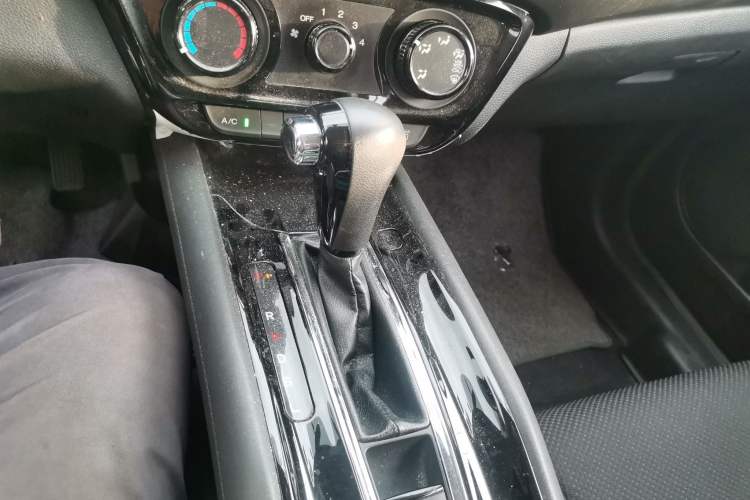 Used Honda Vezel 2017 1.5L CVT 2WD Comfort Model Gear Lever