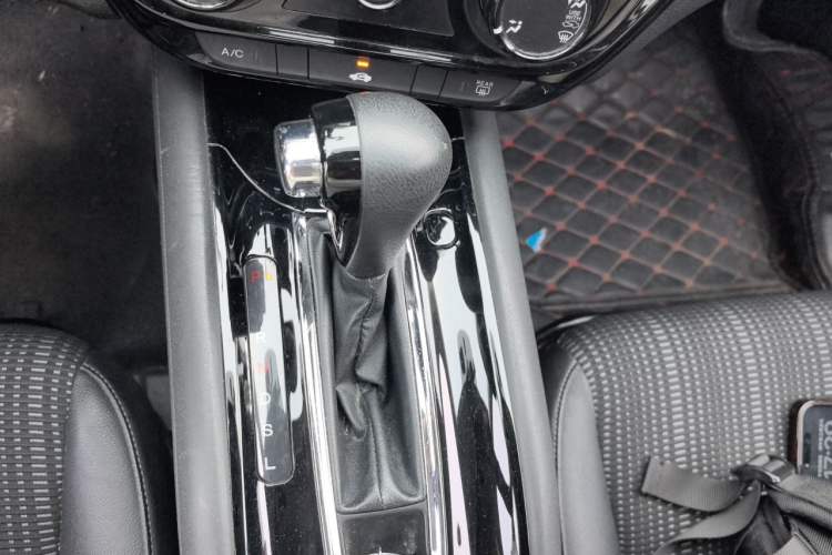 Used Honda Vezel 2017 1.8L CVT Front-Wheel Drive Pioneer Edition Gear Lever