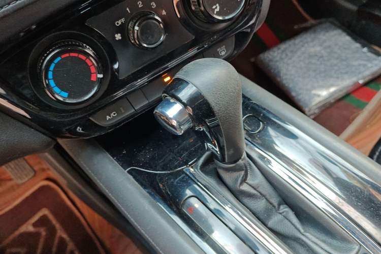 Used Honda Vezel 2017 1.5L CVT 2WD Comfort Model Gear Lever