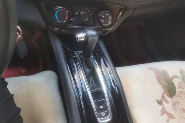 Used Honda Vezel 2017 1.5L CVT 2WD Comfort Model Gear Lever