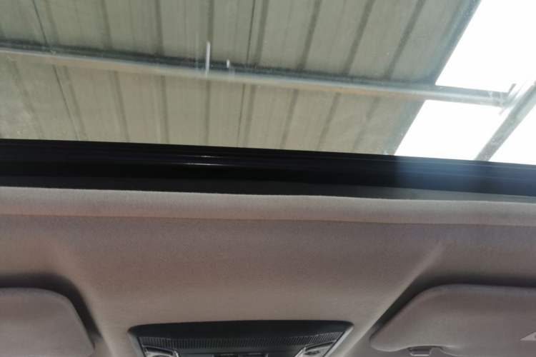 Used Honda Vezel 2017 1.8L CVT Two-Wheel Drive Luxury Model Headliner