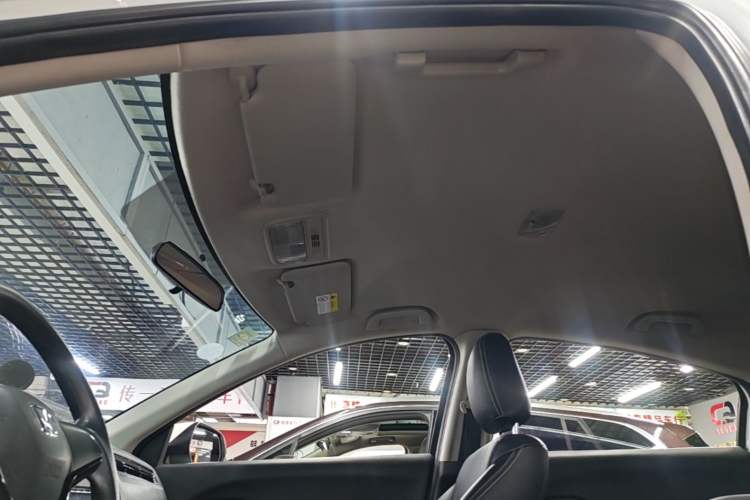 Used Honda Vezel 2017 1.5L CVT 2WD Comfort Model Headliner