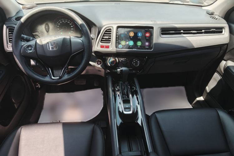 Used Honda Vezel 2017 1.8L CVT Front-Wheel Drive Pioneer Edition Interior 1