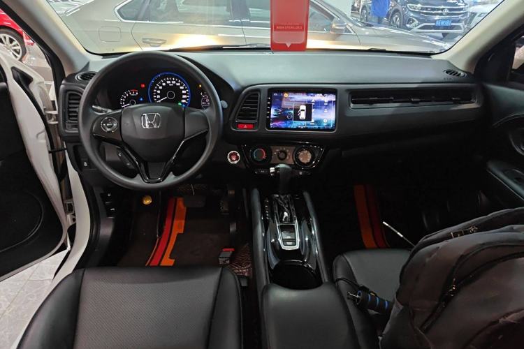 Used Honda Vezel 2017 1.8L CVT Front-Wheel Drive Pioneer Edition Interior 2