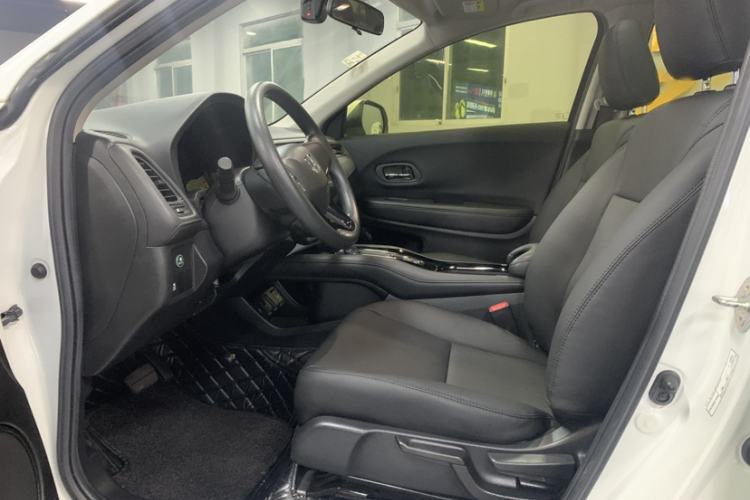 Used Honda Vezel 2017 1.8L CVT Front-Wheel Drive Pioneer Edition Interior 2
