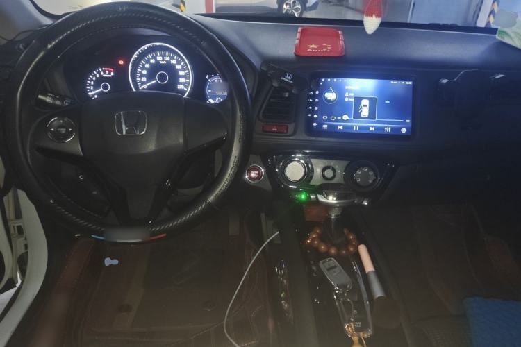 Used Honda Vezel 2017 1.8L CVT Front-Wheel Drive Pioneer Edition Interior 2