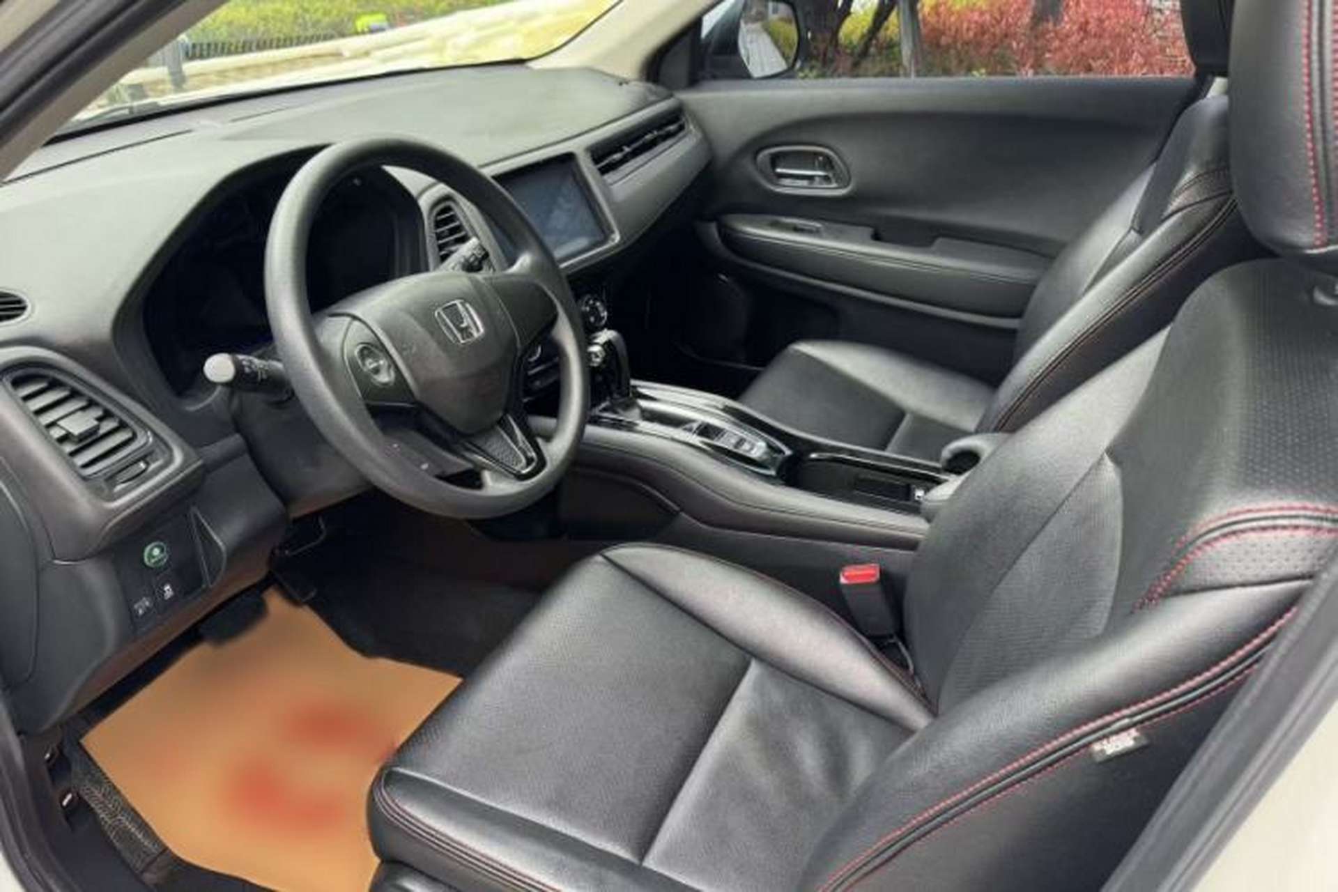 Used Honda Vezel 2017 1.5L CVT 2WD Comfort Model Interior 2