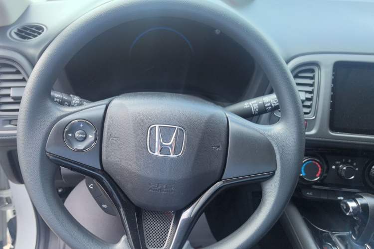 Used Honda Vezel 2017 1.5L CVT 2WD Comfort Model Interior 2