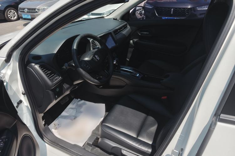 Used Honda Vezel 2017 1.8L CVT Front-Wheel Drive Pioneer Edition Interior 2