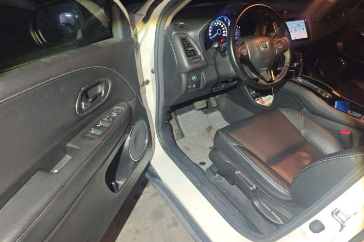Used Honda Vezel 2017 1.5L CVT 2WD Comfort Model Interior 3