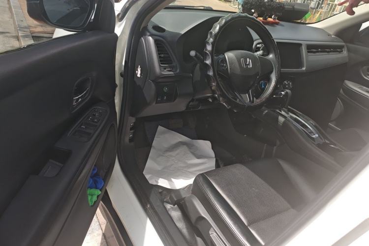 Used Honda Vezel 2017 1.5L CVT 2WD Comfort Model Interior 3