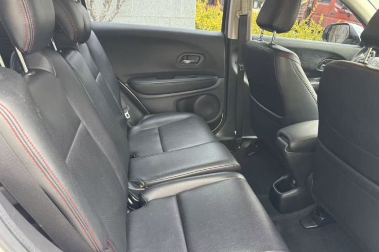 Used Honda Vezel 2017 1.5L CVT 2WD Comfort Model Interior 4