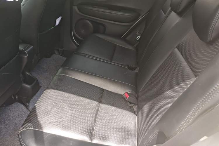 Used Honda Vezel 2017 1.5L CVT 2WD Comfort Model Interior 4