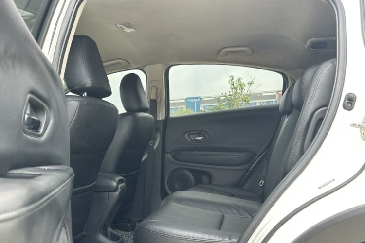 Used Honda Vezel 2017 1.5L CVT 2WD Comfort Model Interior 5