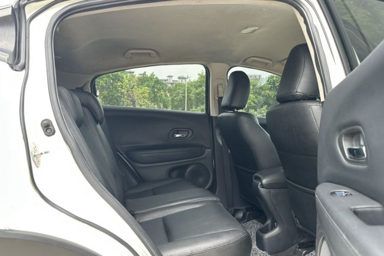 Used Honda Vezel 2017 1.5L CVT 2WD Comfort Model Interior 9