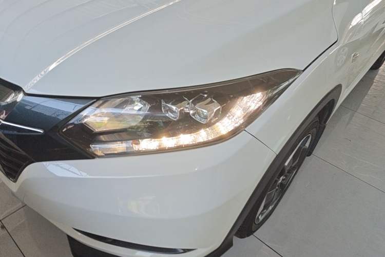 Used Honda Vezel 2017 1.8L CVT Front-Wheel Drive Pioneer Edition Left Front Headlight