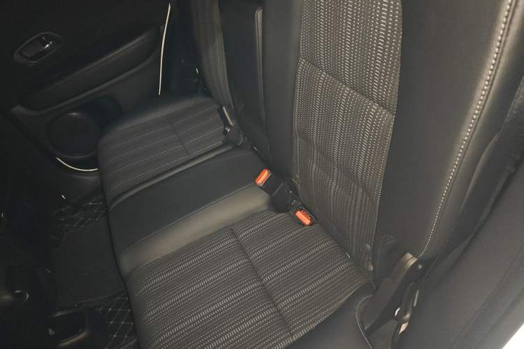 Used Honda Vezel 2017 1.8L CVT Front-Wheel Drive Pioneer Edition Left Rear Seat