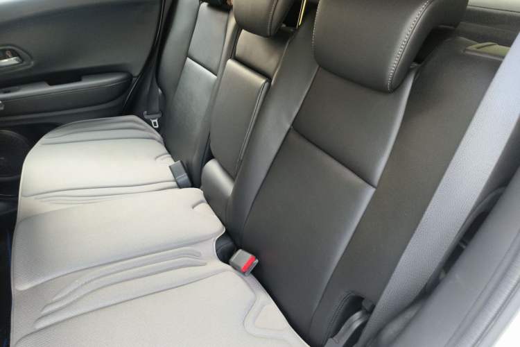 Used Honda Vezel 2017 1.8L CVT Front-Wheel Drive Pioneer Edition Left Rear Seat