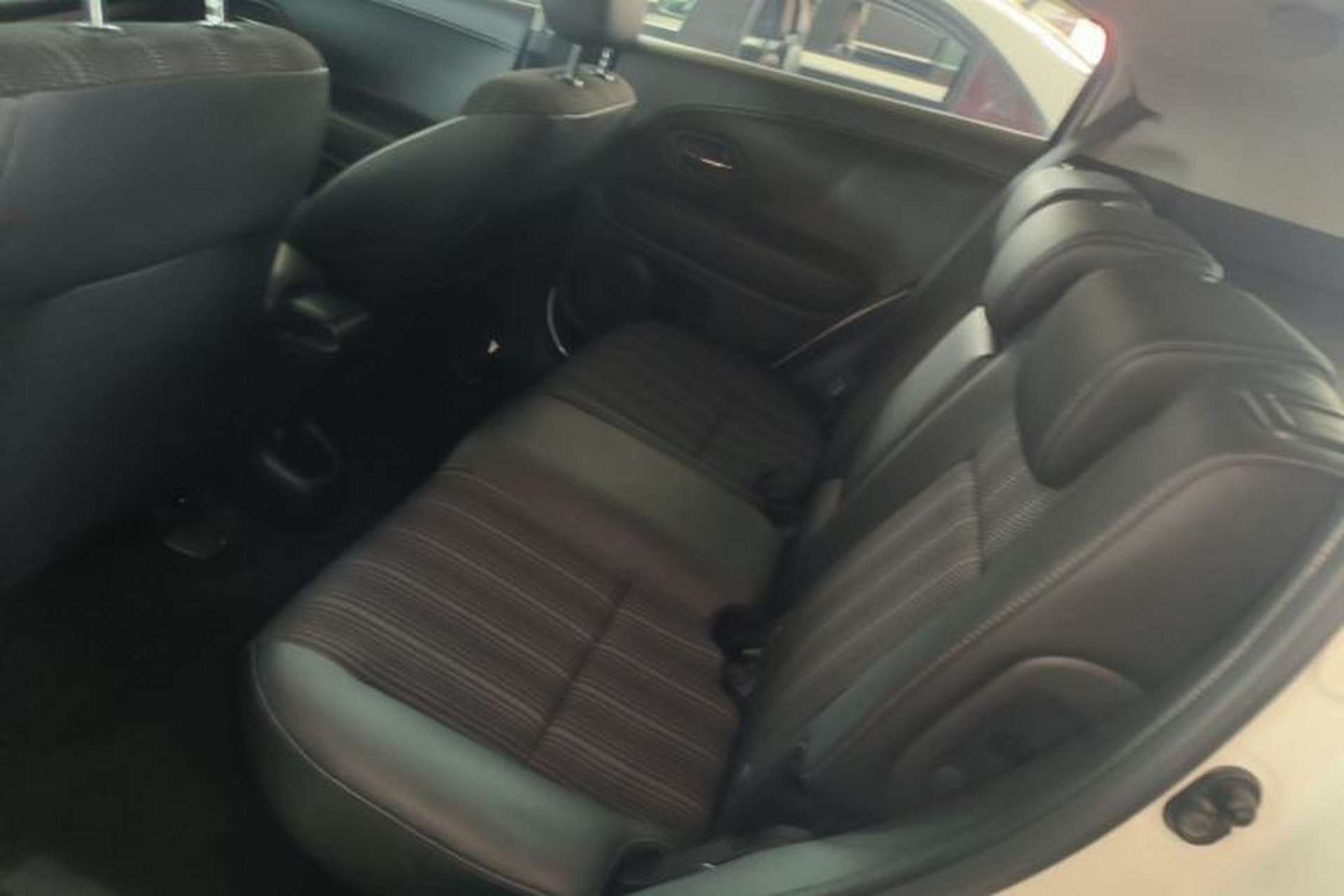 Used Honda Vezel 2017 1.8L CVT Front-Wheel Drive Pioneer Edition Left Rear Seat