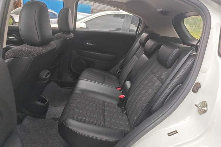 Used Honda Vezel 2017 1.8L CVT Front-Wheel Drive Pioneer Edition Left Rear Seat