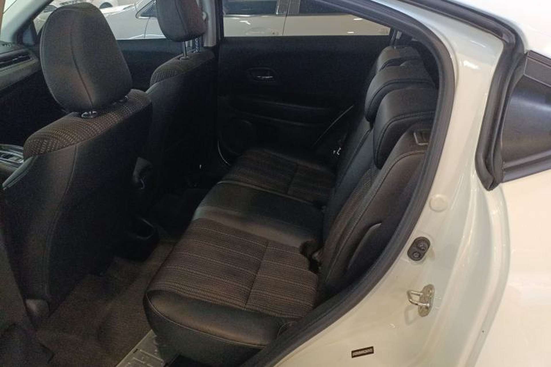Used Honda Vezel 2017 1.8L CVT Front-Wheel Drive Pioneer Edition Left Rear Seat
