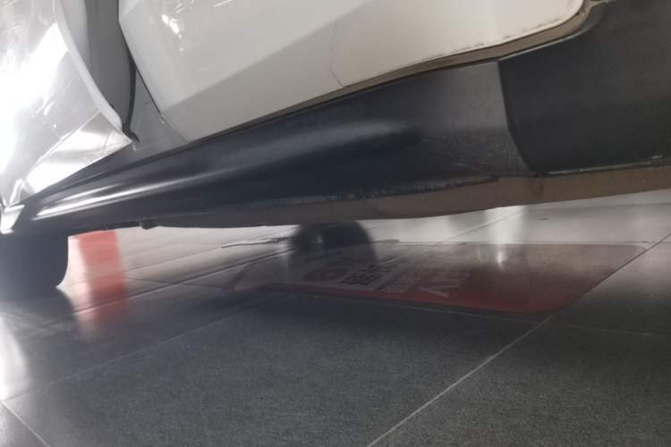 Used Honda Vezel 2017 1.8L CVT Front-Wheel Drive Pioneer Edition Left Side Sill