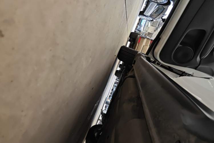 Used Honda Vezel 2017 1.8L CVT Front-Wheel Drive Pioneer Edition Left Side Sill