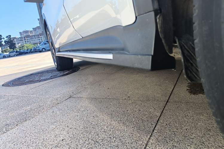 Used Honda Vezel 2017 1.8L CVT Front-Wheel Drive Pioneer Edition Left Side Sill