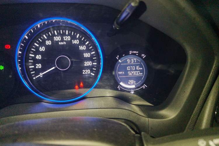 Used Honda Vezel 2017 1.5L CVT 2WD Comfort Model Odometer Close Up