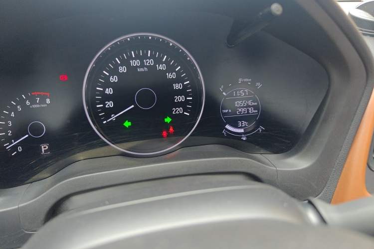 Used Honda Vezel 2017 1.8L CVT Front-Wheel Drive Pioneer Edition Odometer Close Up