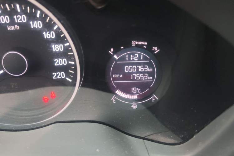 Used Honda Vezel 2017 1.5L CVT 2WD Comfort Model Odometer Close Up
