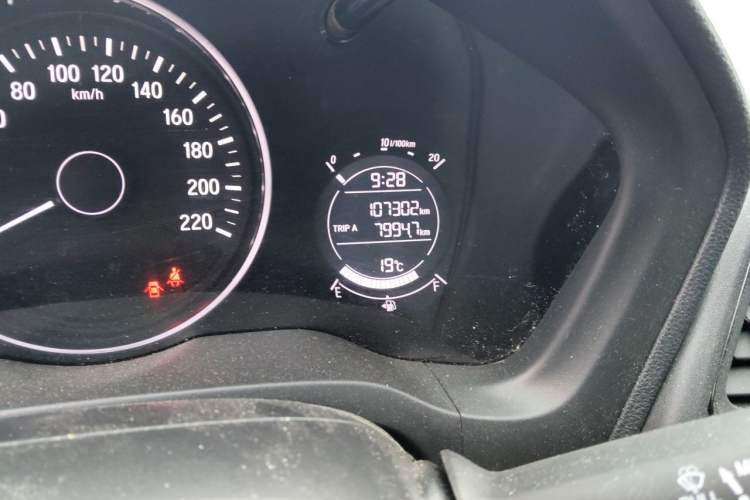 Used Honda Vezel 2017 1.5L CVT 2WD Comfort Model Odometer Close Up