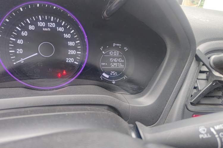 Used Honda Vezel 2017 1.5L CVT 2WD Comfort Model Odometer Close Up