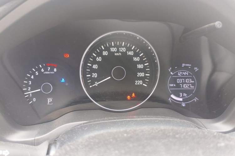 Used Honda Vezel 2017 1.5L CVT 2WD Comfort Model Odometer Close Up