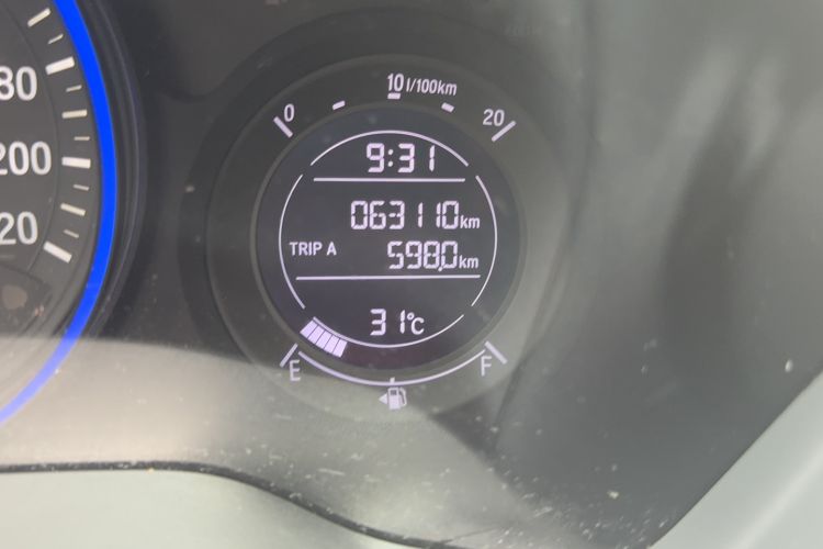 Used Honda Vezel 2017 1.5L CVT 2WD Comfort Model Odometer Close Up