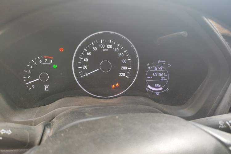 Used Honda Vezel 2017 1.5L CVT 2WD Comfort Model Odometer Close Up