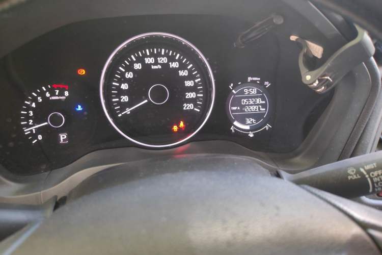Used Honda Vezel 2017 1.5L CVT 2WD Comfort Model Odometer Close Up