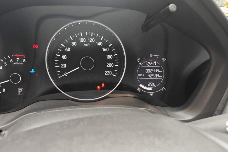 Used Honda Vezel 2017 1.8L CVT Front-Wheel Drive Pioneer Edition Odometer Close Up