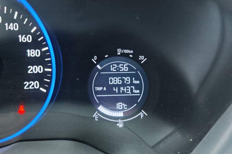 Used Honda Vezel 2017 1.5L CVT 2WD Comfort Model Odometer Close Up