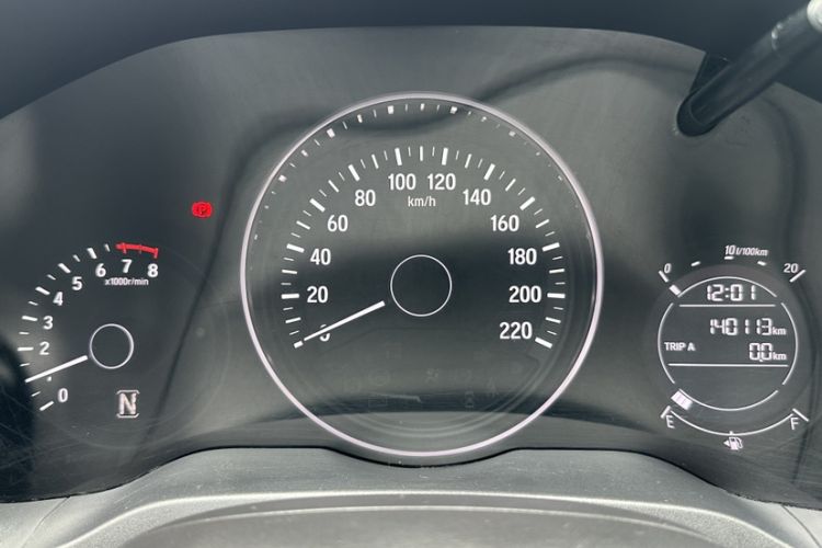 Used Honda Vezel 2017 1.5L CVT 2WD Comfort Model Odometer Close Up