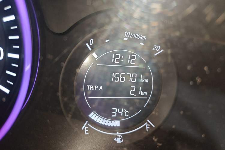 Used Honda Vezel 2017 1.5L CVT 2WD Comfort Model Odometer Close Up