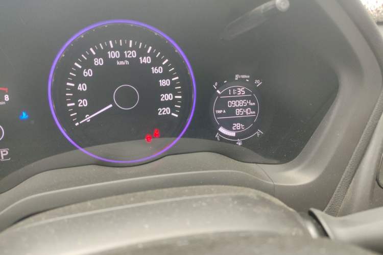 Used Honda Vezel 2017 1.5L CVT 2WD Comfort Model Odometer Close Up