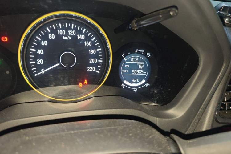 Used Honda Vezel 2017 1.5L CVT 2WD Comfort Model Odometer Close Up
