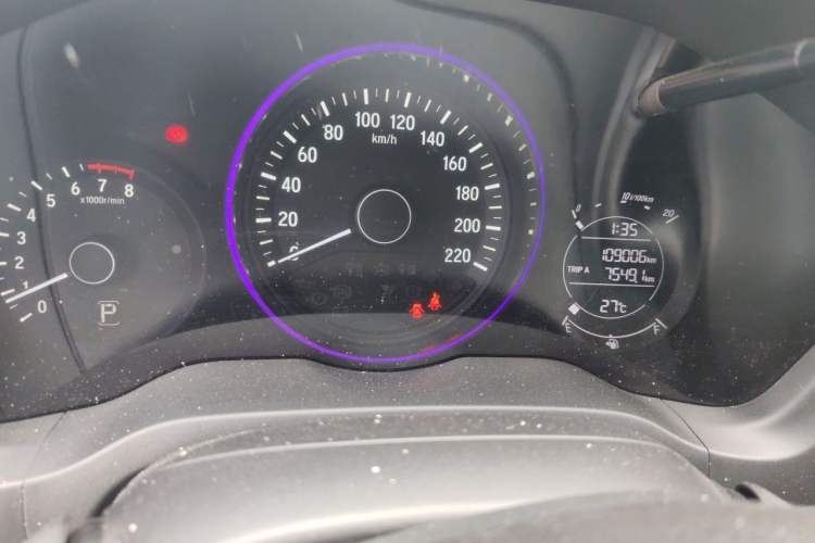 Used Honda Vezel 2017 1.8L CVT Front-Wheel Drive Pioneer Edition Odometer Close Up